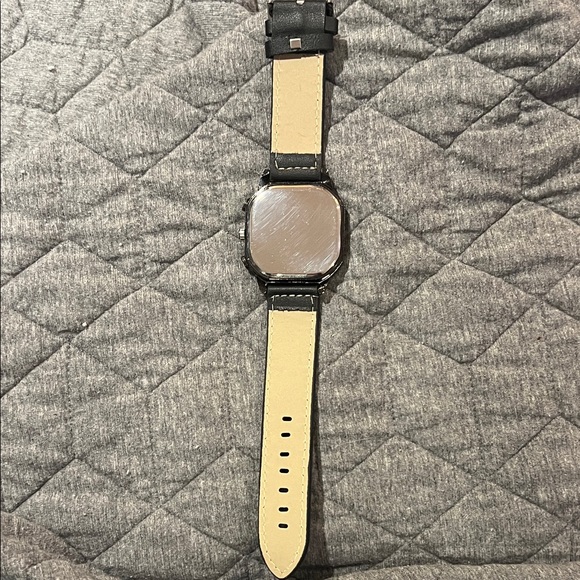 Black and Gold Men's Watch - Picture 8 of 10